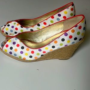 Steve Madden Womens sz 8M wedge espadrille, white with multi colored polka dots